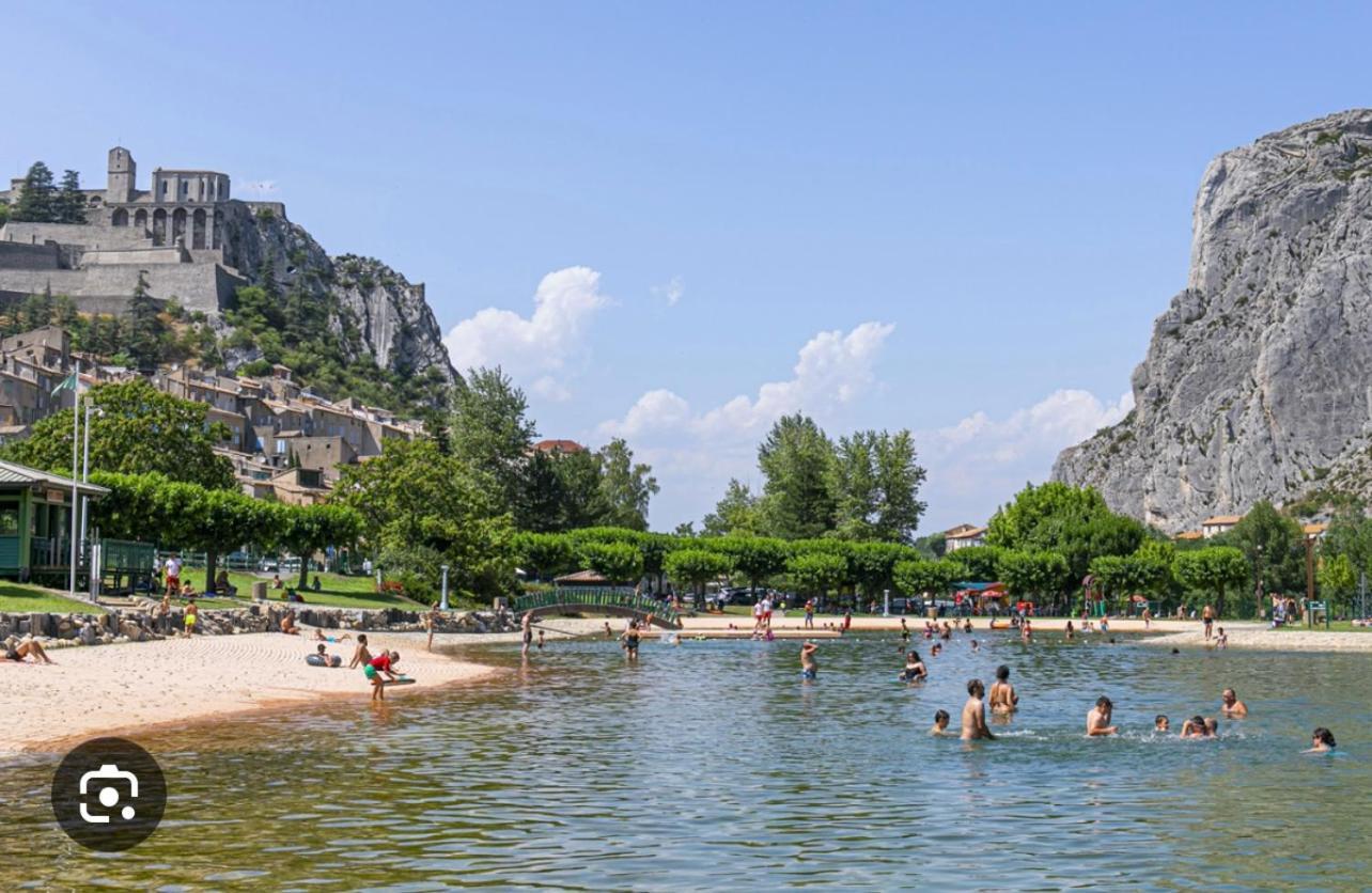 Tour De Babel Apartment Sisteron Exterior photo